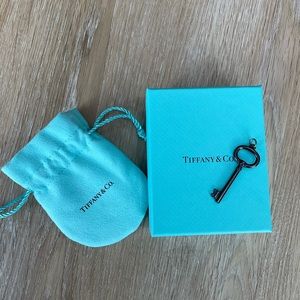 Tiffany & Co oval key in titanium and sterling silver